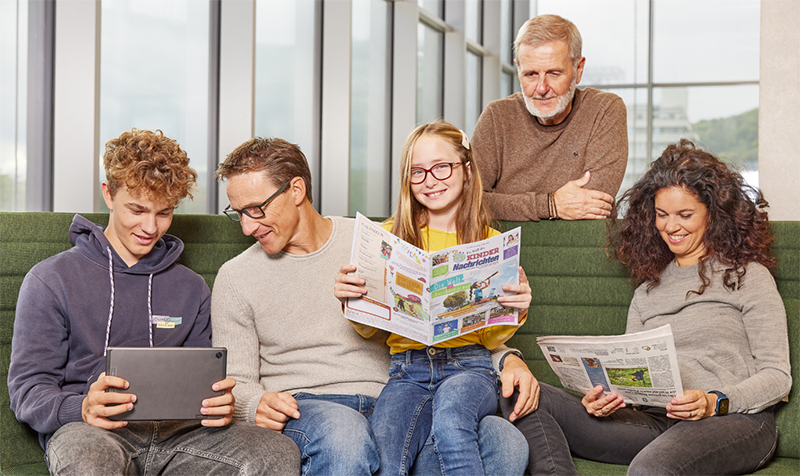 Familie liest die OÖN