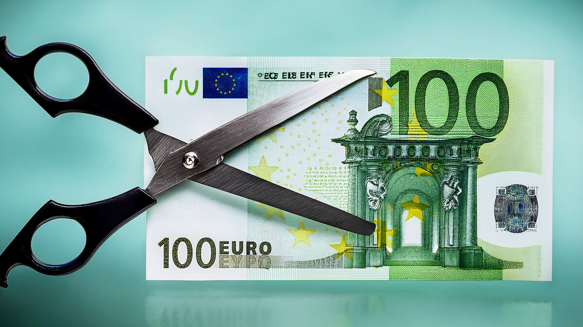 Scjre vor 100 Euro Schein