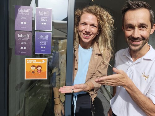 Familienbund-Präsidentin Johanna Jachs und Andreas Dinböck, Betriebsleitung Cafe Vogl